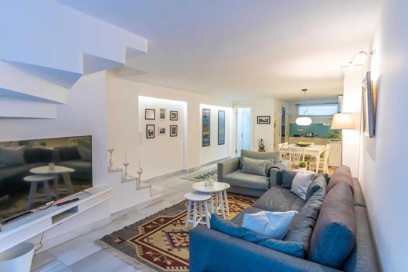 Duplex Modern City Gem With Terrace location