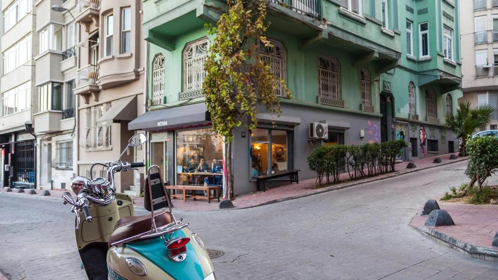 Duplex Modern City Gem With Terrace Istanbul Turkey
